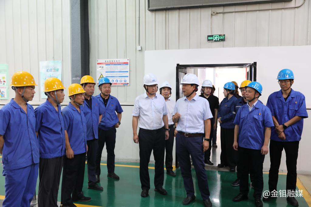 20250729-陕西有色金属集团工会常务副主席张继祥到3044永利集团股份化学分公司“送清凉” (1).JPG 20250729-陕西有色金属集团工会常务副主席张继祥到3044永利集团股份化学分公司“送清凉” (1).JPG