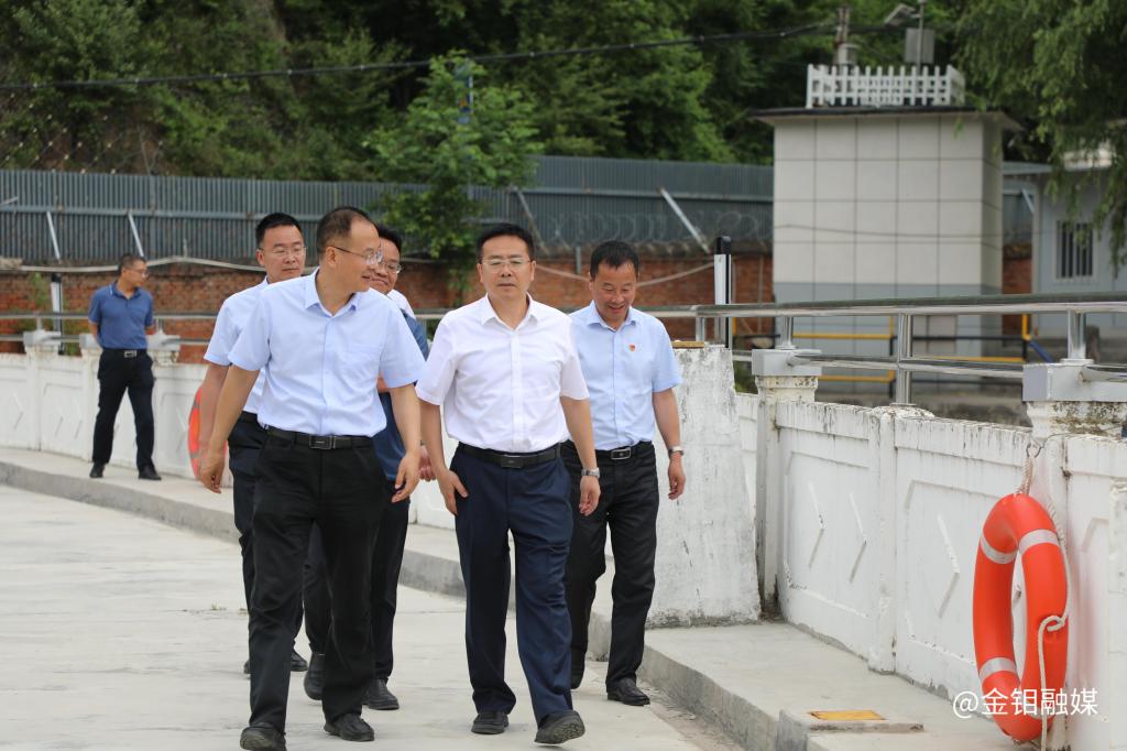 20240528-陕西有色党委副书记郭仕龙深入3044永利集团集团矿山分公司开展“四下基层”调研抓信访惠企惠职工 (1).JPG